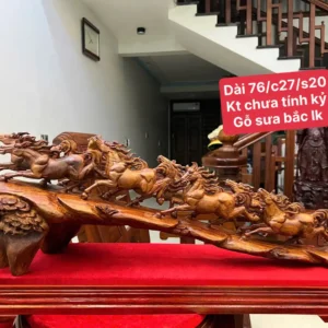 bat-ma-go-G5974-1 Tượng Bát Mã Gỗ Sưa Bắc Đục Kỹ Nét Liền Kèm Kỷ G5974