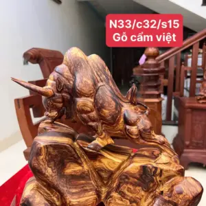 bo-tot-go-cam-viet-G5045-1_Bò Tót Gỗ Cẩm Việt Vân Chun Sụn Giá 3.400 Triệu Kích Thước Cao 32cm, Ngang 33cm, Sâu 15cm Tượng Bò Tót Gỗ Cẩm Việt Vân Chun Sụn Liền Khối G5045