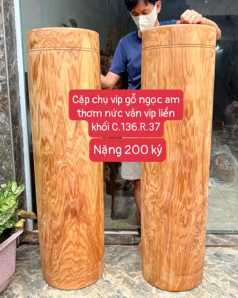 Cặp Trụ Gỗ Ngọc Am Thơm Nức Vân Vip Liền Khối G5642