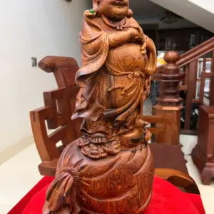 di-lac-chuc-phuc-go-cam-viet-G5098-4_Di Lặc Chúc Phúc Gỗ Cẩm Việt Liền Khối Giá 4.800 Triệu Kích Thước Cao 48cm, Ngang 24cm, Sâu 14cm Tượng Di Lặc Chúc Phúc Gỗ Cẩm Việt Liền Khối G5098