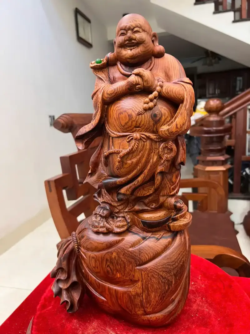 di-lac-chuc-phuc-go-cam-viet-G5098-6_Di Lặc Chúc Phúc Gỗ Cẩm Việt Liền Khối Giá 4.800 Triệu Kích Thước Cao 48cm, Ngang 24cm, Sâu 14cm Tượng Di Lặc Chúc Phúc Gỗ Cẩm Việt Liền Khối G5098