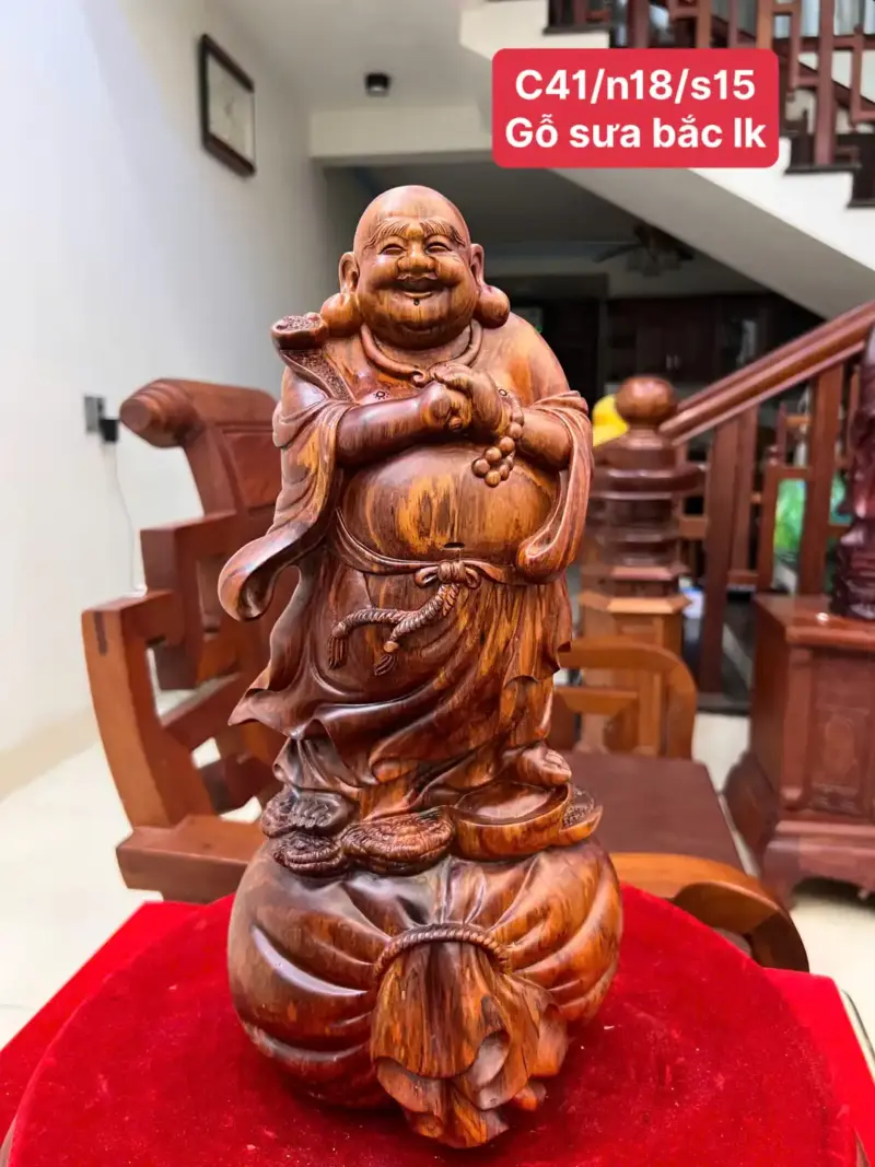 di-lac-chuc-phuc-go-sua-bac-G5058-1_Di Lặc Chúc Phúc Gỗ Sưa Bắc Liền Khối Giá 4.300 Triệu Kích Thước Cao 41cm, Ngang 18cm, Sâu 15cm Tượng Di Lặc Chúc Phúc Gỗ Sưa Bắc Liền Khối G5058