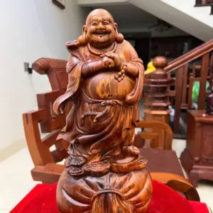 di-lac-chuc-phuc-go-sua-bac-G5058-2_Di Lặc Chúc Phúc Gỗ Sưa Bắc Liền Khối Giá 4.300 Triệu Kích Thước Cao 41cm, Ngang 18cm, Sâu 15cm Tượng Di Lặc Chúc Phúc Gỗ Sưa Bắc Liền Khối G5058