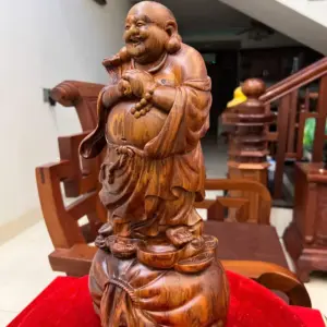 di-lac-chuc-phuc-go-sua-bac-G5058-4_Di Lặc Chúc Phúc Gỗ Sưa Bắc Liền Khối Giá 4.300 Triệu Kích Thước Cao 41cm, Ngang 18cm, Sâu 15cm Tượng Di Lặc Chúc Phúc Gỗ Sưa Bắc Liền Khối G5058