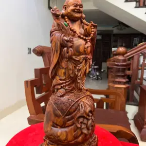 di-lac-go-sua-bac-G5131-5_1_Di Lặc Gỗ Sưa Bắc Đỏ Liền Khối Vân Tím Lịm Giá 5 Triệu Kích Thước Cao 48cm, Ngang 23cm, Sâu 19cm Tượng Di Lặc Gỗ Sưa Bắc Đỏ Liền Khối Vân Tím Lịm G5131