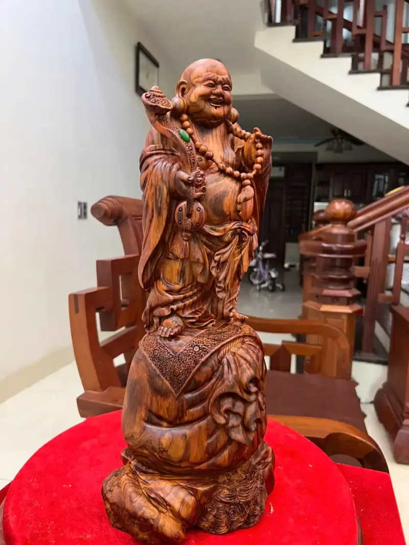di-lac-go-sua-bac-G5131-5_1_Di Lặc Gỗ Sưa Bắc Đỏ Liền Khối Vân Tím Lịm Giá 5 Triệu Kích Thước Cao 48cm, Ngang 23cm, Sâu 19cm Tượng Di Lặc Gỗ Sưa Bắc Đỏ Liền Khối Vân Tím Lịm G5131