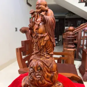 di-lac-go-sua-bac-G5131-6_1_Di Lặc Gỗ Sưa Bắc Đỏ Liền Khối Vân Tím Lịm Giá 5 Triệu Kích Thước Cao 48cm, Ngang 23cm, Sâu 19cm Tượng Di Lặc Gỗ Sưa Bắc Đỏ Liền Khối Vân Tím Lịm G5131