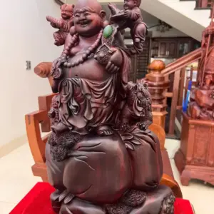 di-lac-tam-phuc-thuan-nghe-go-tu-an-G5116-3_Di Lặc Tam Phúc Thuần Nghê Gỗ Tử Đàn Liền Khối Đục Kỹ Đẹp Giá 6.500 Triệu Kích Thước Cao 50cm, Ngang 30cm, Sâu 15cm Tượng Di Lặc Tam Phúc Thuần Nghê Gỗ Tử Đàn Liền Khối Đục Kỹ Đẹp G5116