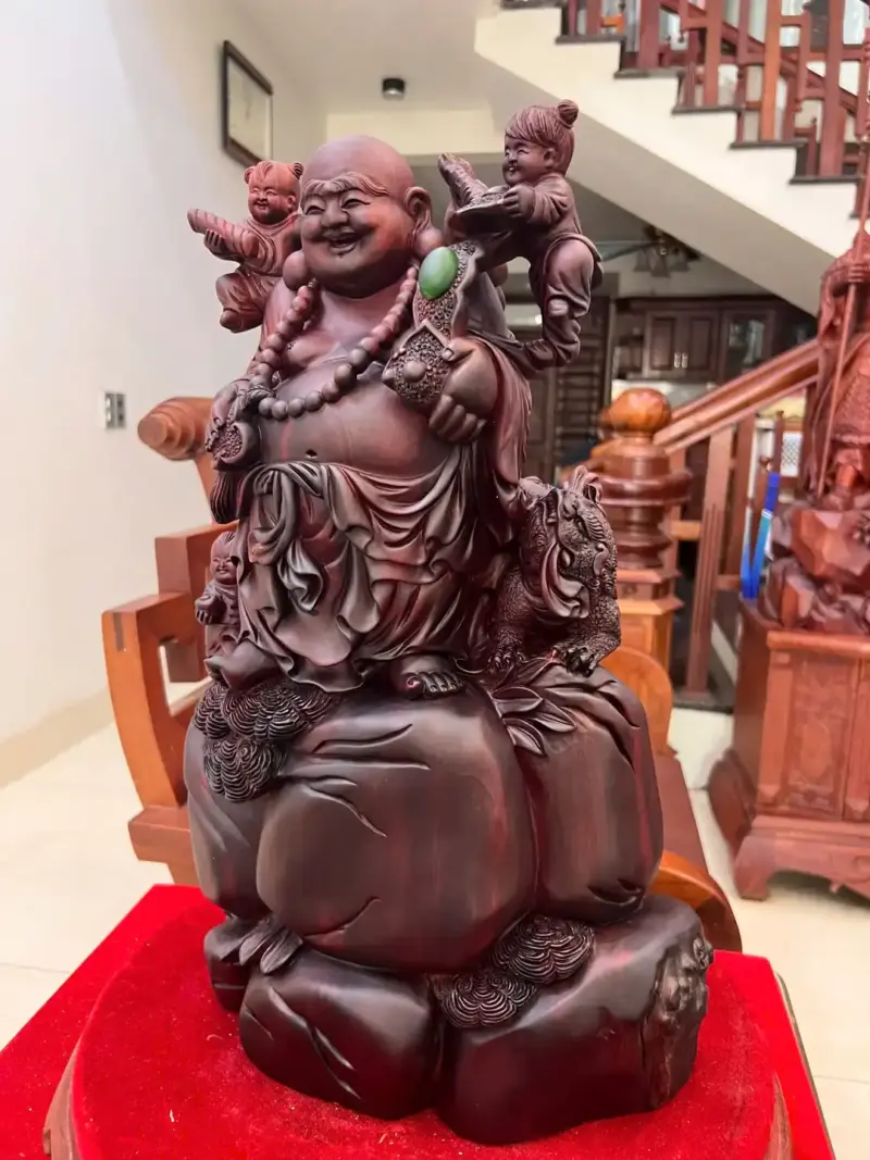 di-lac-tam-phuc-thuan-nghe-go-tu-an-G5116-3_Di Lặc Tam Phúc Thuần Nghê Gỗ Tử Đàn Liền Khối Đục Kỹ Đẹp Giá 6.500 Triệu Kích Thước Cao 50cm, Ngang 30cm, Sâu 15cm Tượng Di Lặc Tam Phúc Thuần Nghê Gỗ Tử Đàn Liền Khối Đục Kỹ Đẹp G5116