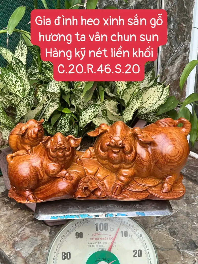 gia-inh-heo-G6063-1 Tượng Gia Đình Heo Gỗ Hương Ta Hàng Kỹ Nét Liền Khối G6063