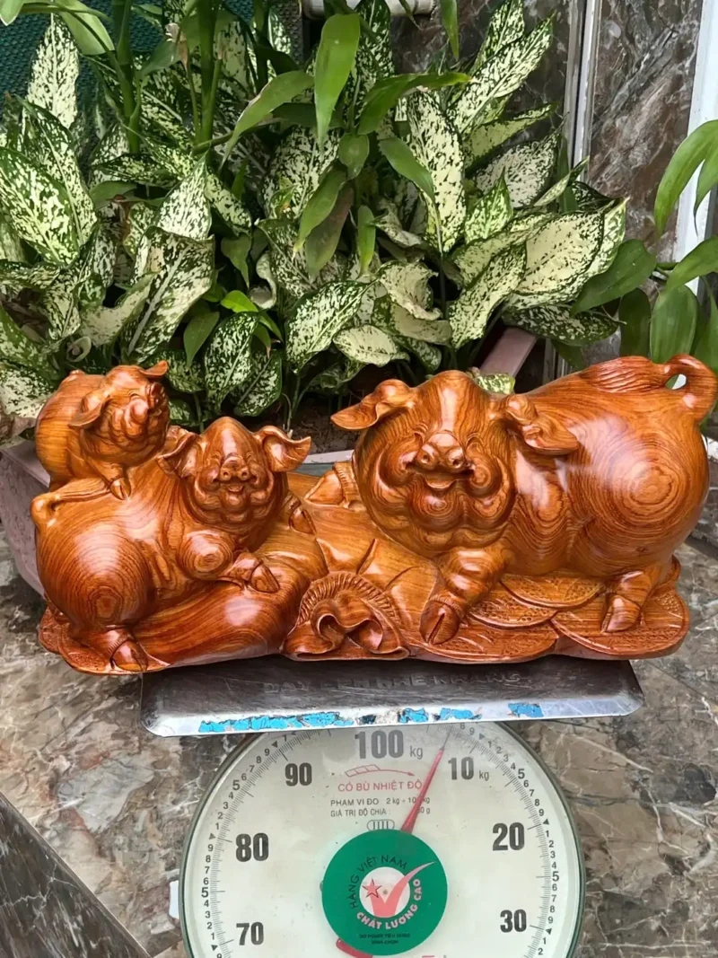 gia-inh-heo-G6063-2 Tượng Gia Đình Heo Gỗ Hương Ta Hàng Kỹ Nét Liền Khối G6063