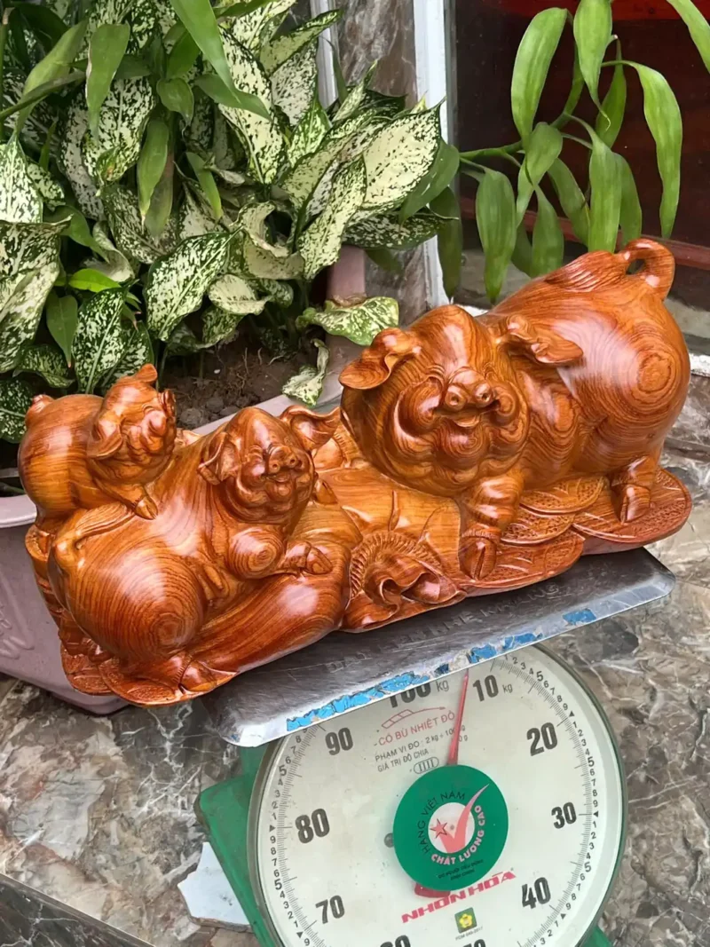 gia-inh-heo-G6063-3 Tượng Gia Đình Heo Gỗ Hương Ta Hàng Kỹ Nét Liền Khối G6063