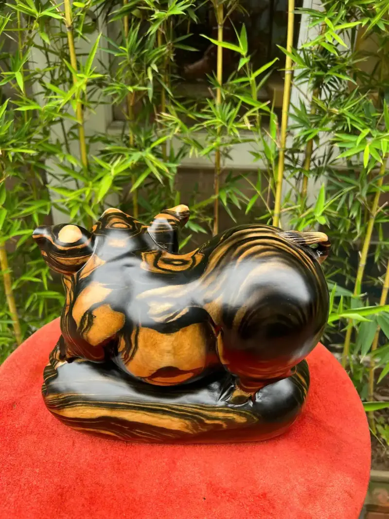 heo-lam-bao-G5327-3 Tượng Heo Lằm Bao Tiền Gỗ Mun Hoa Liền Khối G5327