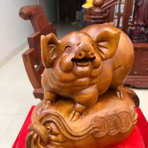 heo-nam-bao-tien-go-ngoc-am-G5093-3_1_Heo Nằm Bao Tiền Gỗ Ngọc Am Liền Khối Giá 3.200 Triệu Kích Thước Cao 33cm, Ngang 35cm, Sâu 23cm Tượng Heo Nằm Bao Tiền Gỗ Ngọc Am Liền Khối G5093