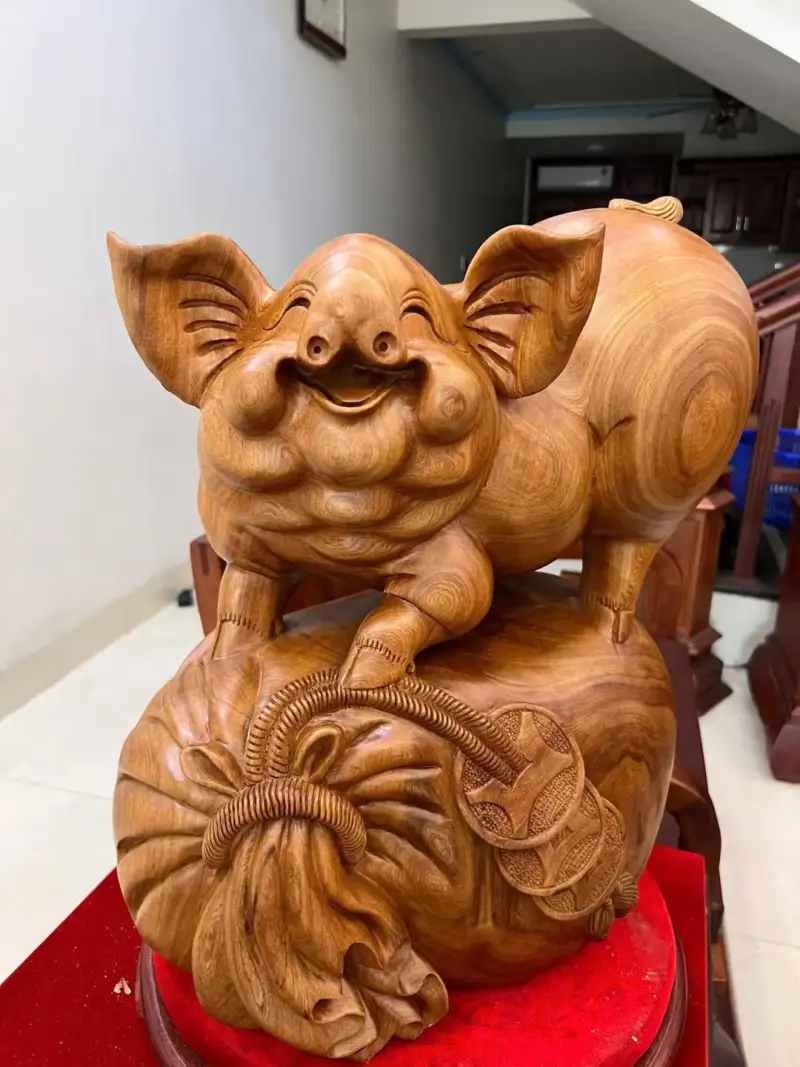 heo-ung-bao-G5105-4_Heo Đứng Bao Tiền To Đẹp Nặng Liền Khối Giá 6.200 Triệu Kích Thước Cao 52cm, Ngang 43cm, Sâu 27cm Tượng Heo Đứng Bao Tiền To Đẹp Nặng Liền Khối G5105