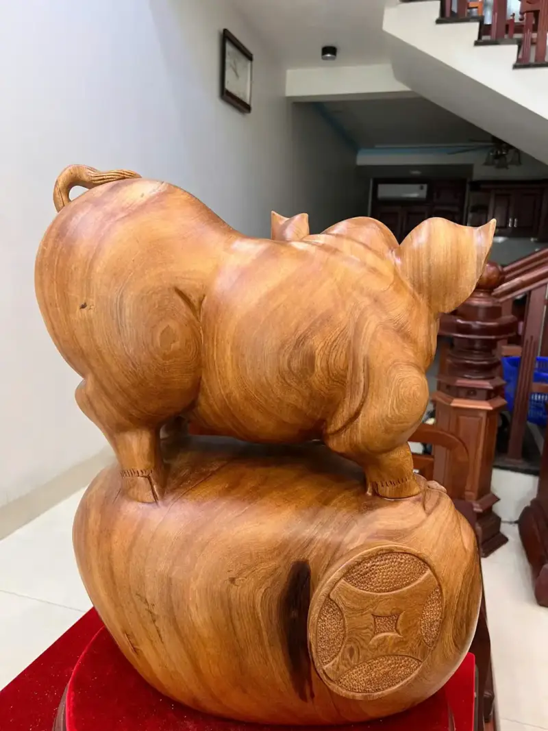 heo-ung-bao-G5105-5_Heo Đứng Bao Tiền To Đẹp Nặng Liền Khối Giá 6.200 Triệu Kích Thước Cao 52cm, Ngang 43cm, Sâu 27cm Tượng Heo Đứng Bao Tiền To Đẹp Nặng Liền Khối G5105