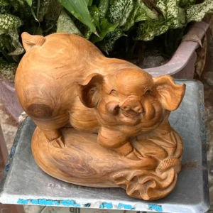 heo-xinh-go-G5913-2 Tượng Heo Xinh Gỗ Ngọc Am Thơm Nức Vân Đá Hàng Kỹ Nét Liền Khối G5913