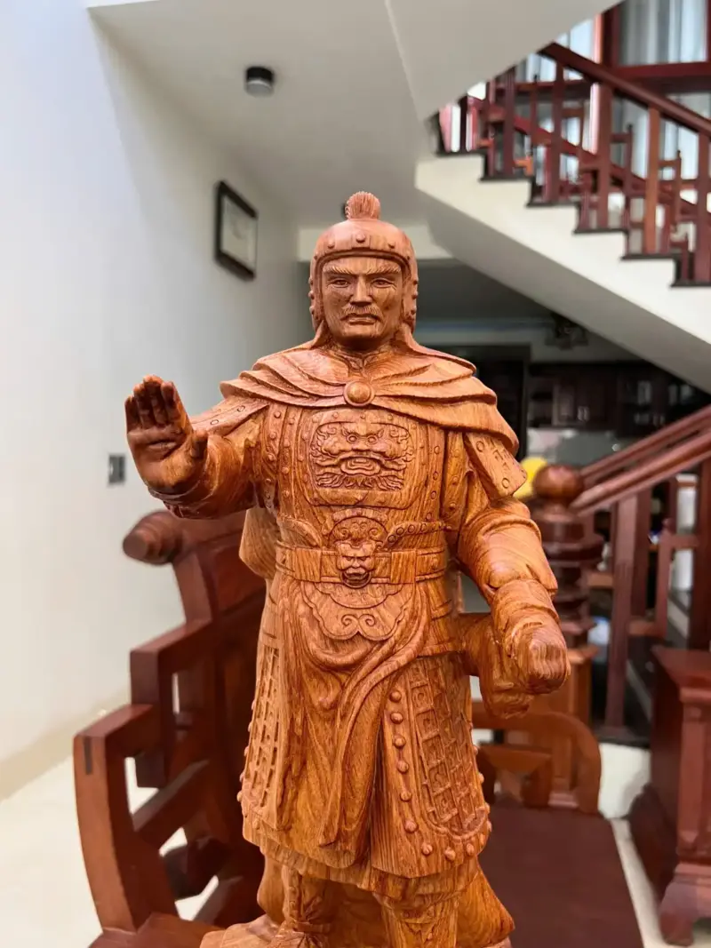 hoang-e-quang-trung-go-huong-a-G5063-4_Hoàng Đế Quang Trung Gỗ Hương Đá Liền Khối Giá 3.500 Triệu Kích Thước Cao 59cm, Ngang 18cm, Sâu 16cm Tượng Hoàng Đế Quang Trung Gỗ Hương Đá Liền Khối G5063
