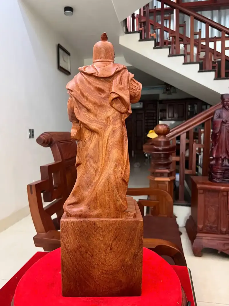 hoang-e-quang-trung-go-huong-a-G5063-8_Hoàng Đế Quang Trung Gỗ Hương Đá Liền Khối Giá 3.500 Triệu Kích Thước Cao 59cm, Ngang 18cm, Sâu 16cm Tượng Hoàng Đế Quang Trung Gỗ Hương Đá Liền Khối G5063