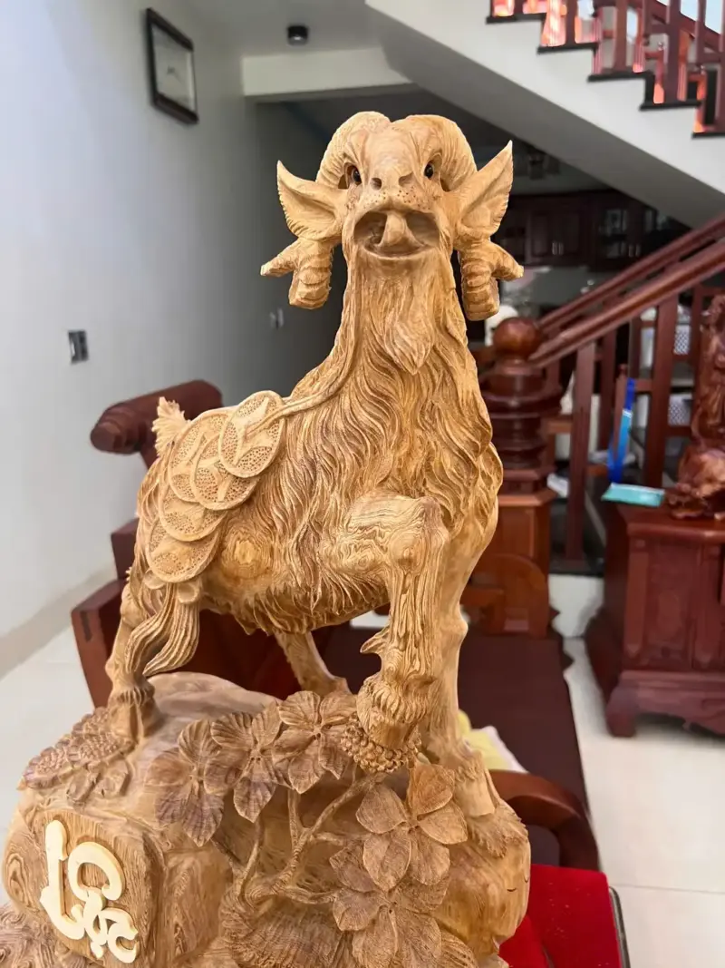 nhat-duong-go-ngoc-am-G5074-2_Nhất Dương Gỗ Ngọc Am Chất Gỗ Già Nặng Mộc Đẹp Giá 4.600 Triệu Kích Thước Cao 62cm, Ngang 40cm, Sâu 26cm Tượng Nhất Dương Gỗ Ngọc Am Chất Gỗ Già Nặng Mộc Đẹp Liền Khối G5074
