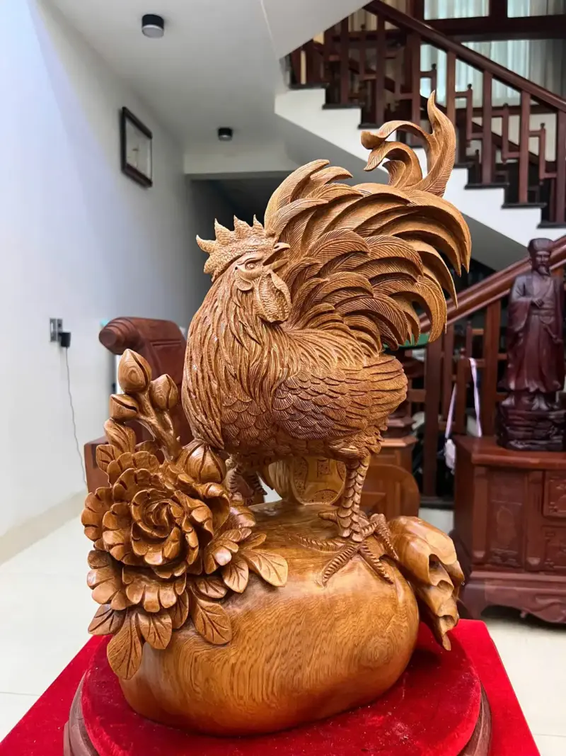 nhat-ke-ung-bao-tien-go-ngoc-am-G5083-4_Nhất Kê Đứng Bao Tiền Gỗ Ngọc Am Hàng Kỹ Liền Khối Giá 5 Triệu Kích Thước Cao 60cm, Ngang 37cm, Sâu 20cm Tượng Nhất Kê Đứng Bao Tiền Gỗ Ngọc Am Hàng Kỹ Liền Khối G5083