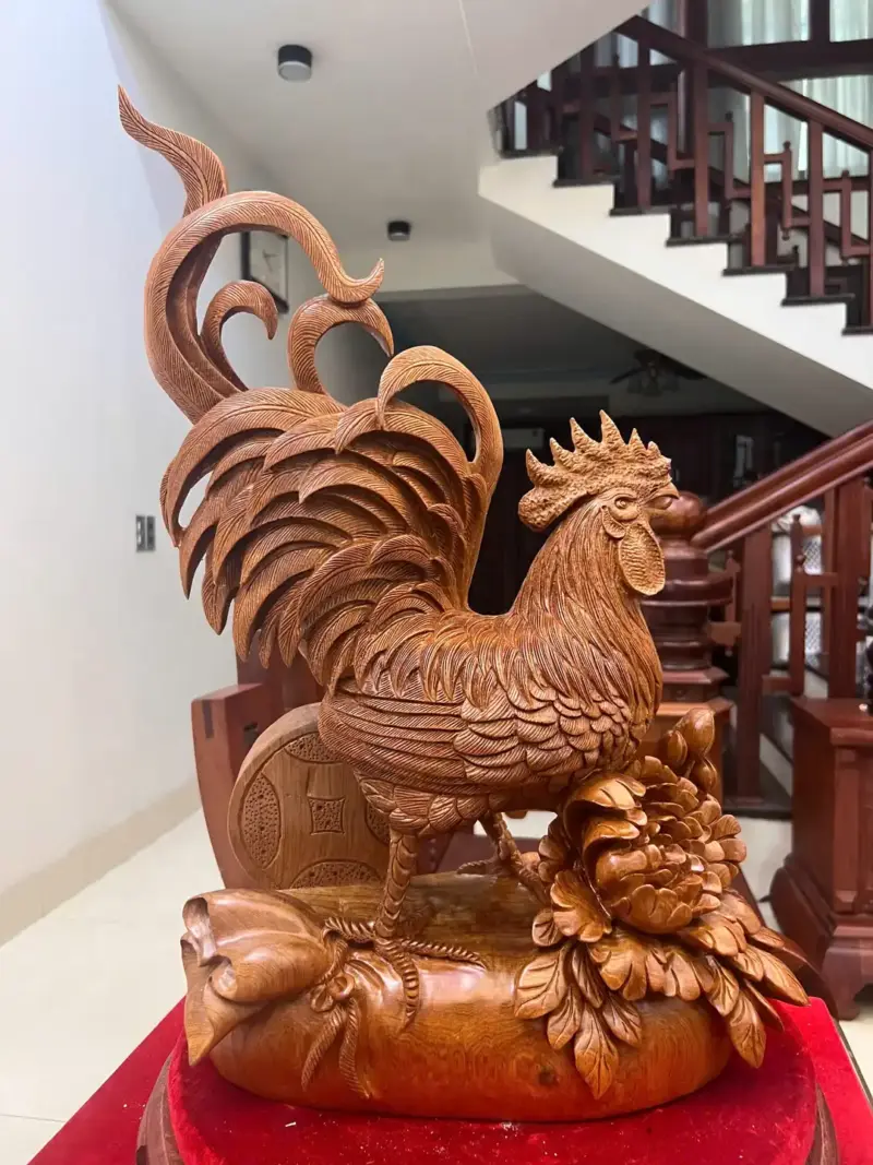 nhat-ke-ung-bao-tien-go-ngoc-am-G5135-2_Nhất Kê Đứng Bao Tiền Gỗ Ngọc Am Liền Khối Giá 4.500 Triệu Kích Thước Cao 58cm, Ngang 35cm, Sâu 19cm Tượng Nhất Kê Đứng Bao Tiền Gỗ Ngọc Am Liền Khối G5135