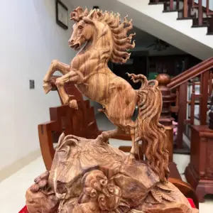 nhat-ma-go-G5535-2 Tượng Nhất Mã Gỗ Sưa Đỏ Đục Kỹ Vân Đẹp Có Sơn G5535