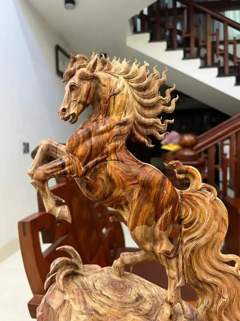 nhat-ma-go-G6019-5 Tượng Nhất Mã Gỗ Sưa Đỏ Vân Nhiều Đẹp Hàng Kỹ Có Sơn G6019