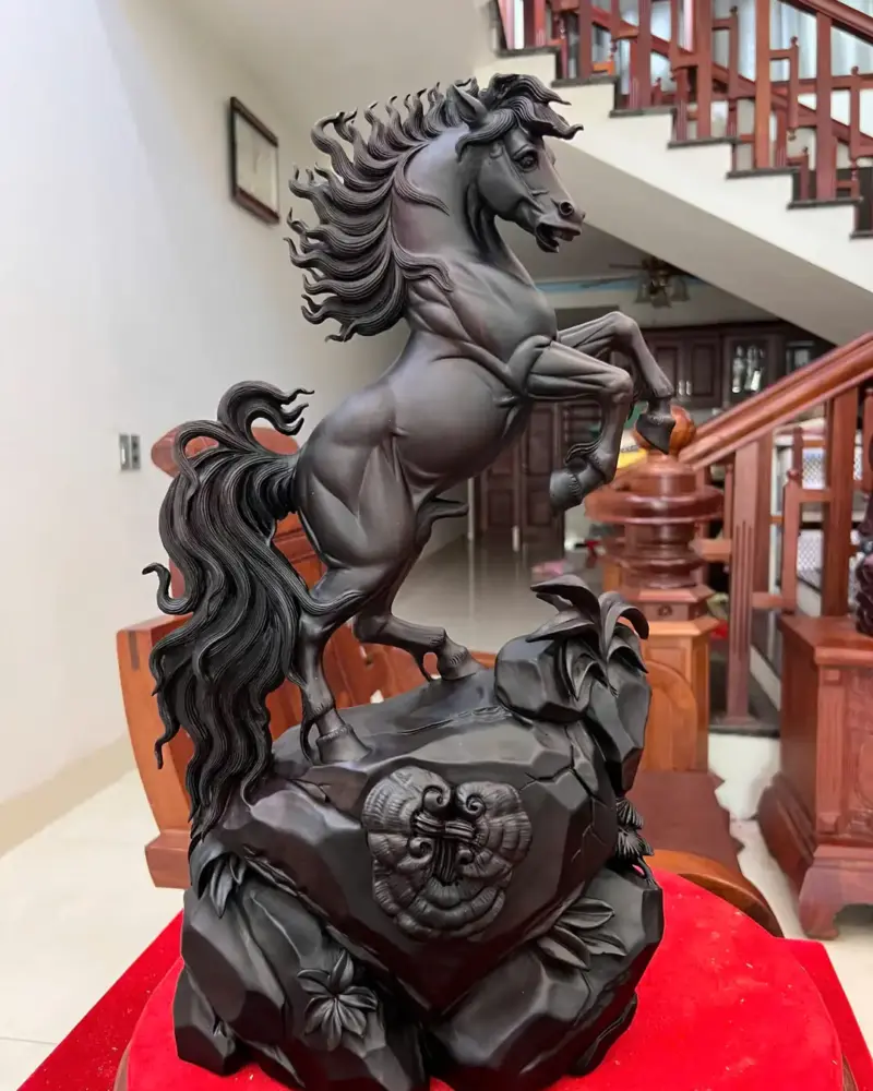 nhat-ma-phi-G5395-2 Tượng Nhất Mã Phi Thiên Gỗ Trắc Đen Liền Khối G5395