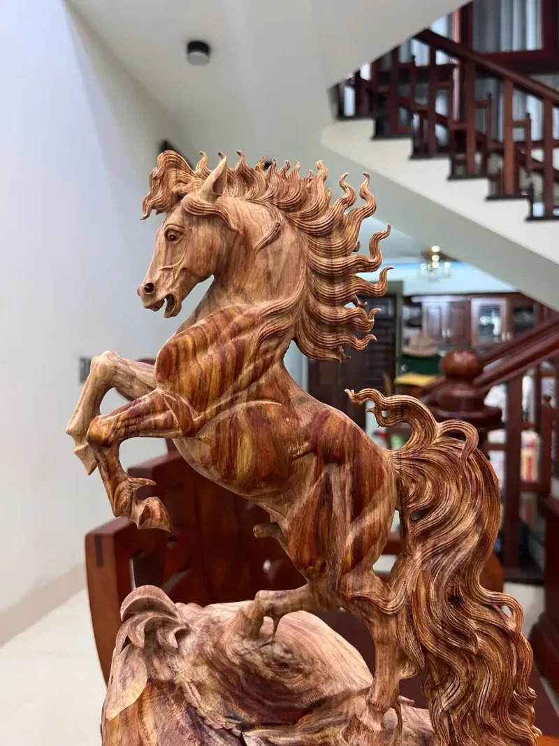 nhat-ma-phi-G6027-3 Tượng Nhất Mã Phi Thiên Gỗ Sưa Đỏ Hàng Kỹ Vân Đẹp Có Sơn G6027