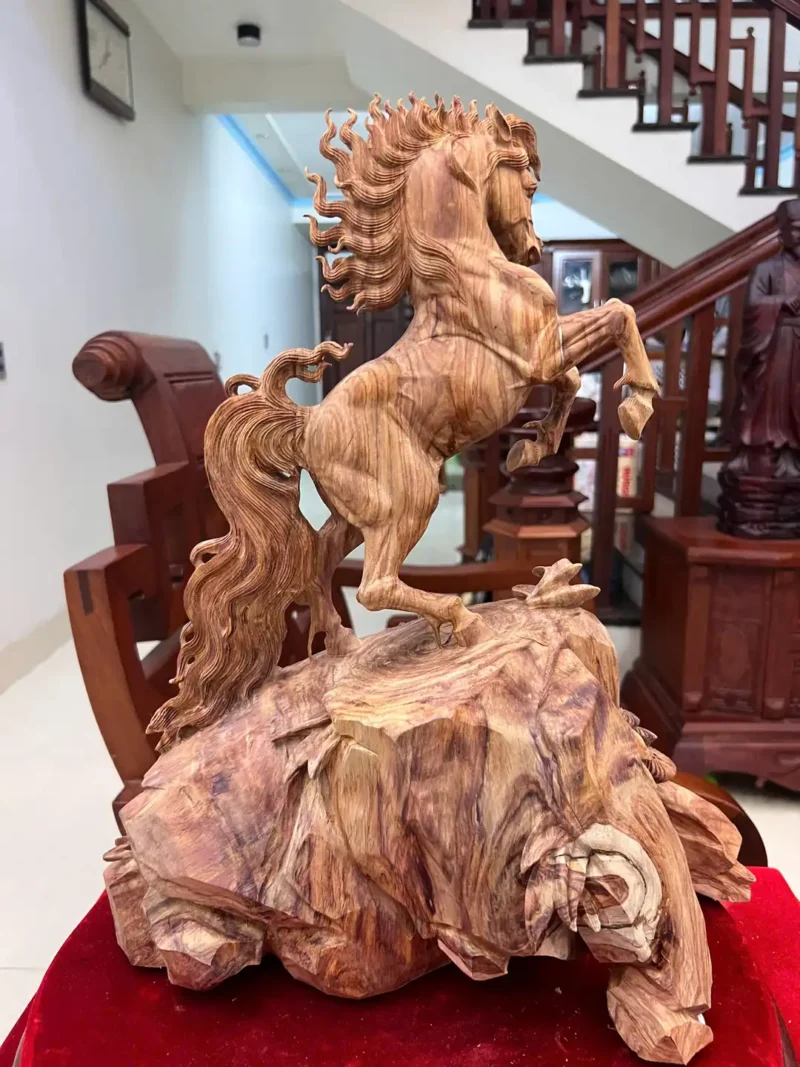 nhat-ma-phi-G6027-5 Tượng Nhất Mã Phi Thiên Gỗ Sưa Đỏ Hàng Kỹ Vân Đẹp Có Sơn G6027