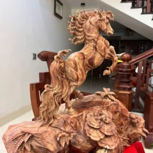 nhat-ma-phi-G6072-3 Tượng Nhất Mã Phi Thiên Gỗ Sưa Đỏ Đế To Đẹp Siêu Vân Có Sơn G6072