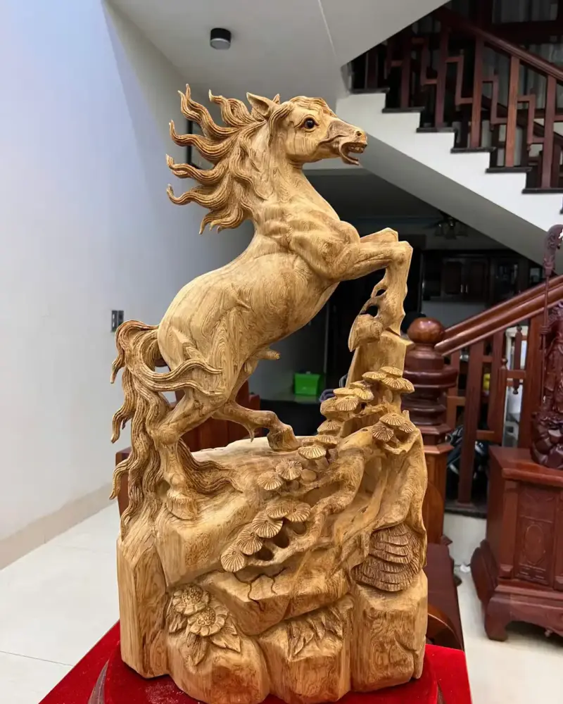 nhat-ma-phi-thien-go-ngoc-am-G5020-2_Nhất Mã Phi Thiên Gỗ Ngọc Am Liền Khối Chất Gỗ Già Nặng Thơm Giá 5 Triệu Kích Thước Cao 67cm, Ngang 36cm, Sâu 20cm Tượng Nhất Mã Phi Thiên Gỗ Ngọc Am Liền Khối Chất Gỗ Già Nặng Thơm G5020