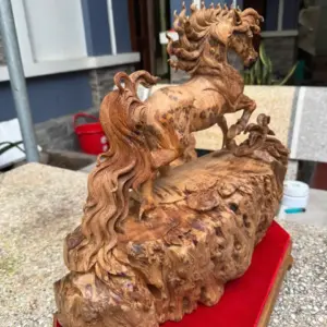 nhat-ma-thong-dong-go-nu-ngoc-G5780-4 Tượng Nhất Mã Thong Dong Gỗ Nu Ngọc Am Liền Khối Hàng Kỹ Nét Gai Nu Tự Nhiên G5780