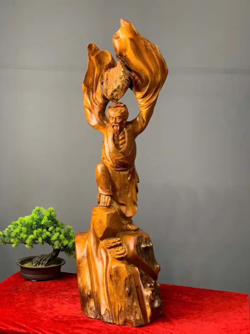 ong-lao-vac-a-go-huong-ta-G5452-2 Tượng Ông Lão Vác Đá Gỗ Hương Ta Liền Khối G5452