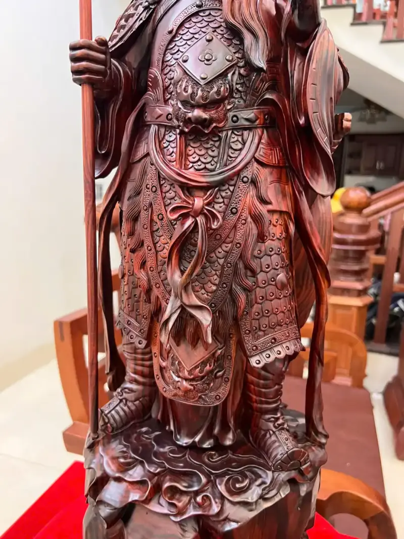 quan-cong-go-trac-viet-G5137-3_Quan Công Gỗ Trắc Việt Liền Khối Gỗ Đẹp Hàng Kỹ Đục Sắc Nét Giá 17 Triệu Kích Thước Cao 70cm, Ngang 23cm, Sâu 20cm Tượng Quan Công Gỗ Trắc Việt Liền Khối Gỗ Đẹp Hàng Kỹ Đục Sắc Nét G5137