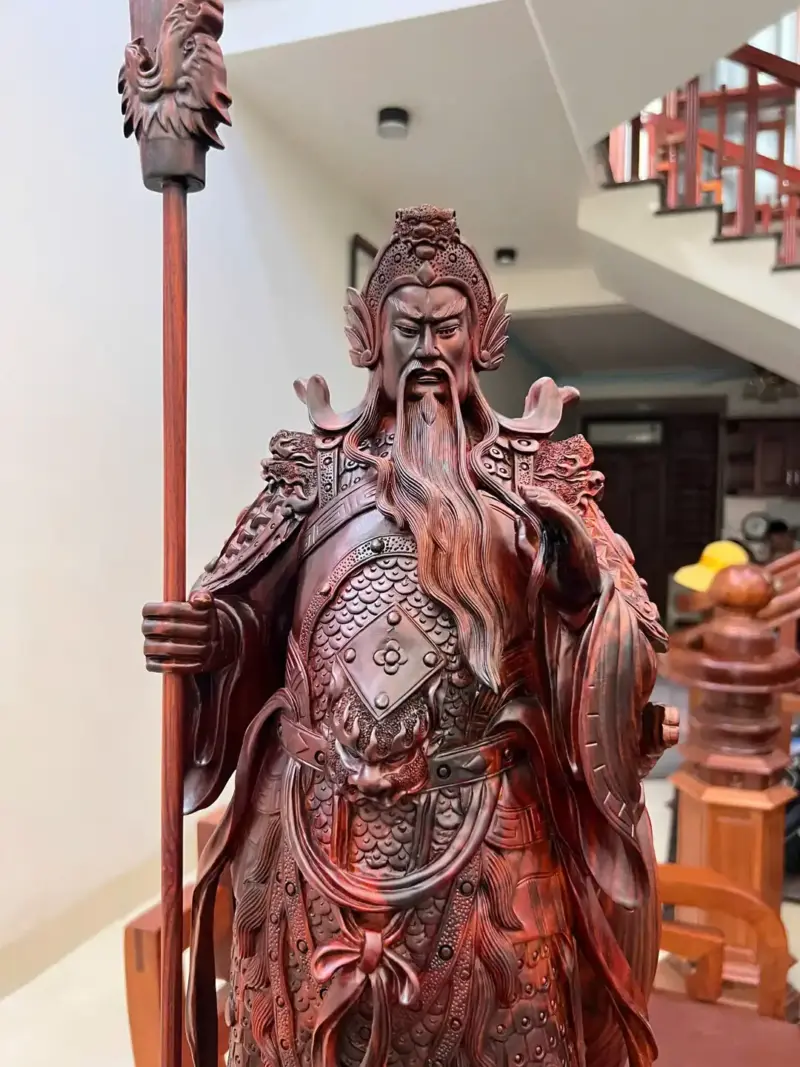 quan-cong-go-trac-viet-G5137-4_Quan Công Gỗ Trắc Việt Liền Khối Gỗ Đẹp Hàng Kỹ Đục Sắc Nét Giá 17 Triệu Kích Thước Cao 70cm, Ngang 23cm, Sâu 20cm Tượng Quan Công Gỗ Trắc Việt Liền Khối Gỗ Đẹp Hàng Kỹ Đục Sắc Nét G5137