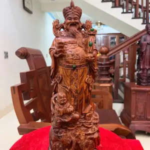 than-tai-go-sua-o-G5138-2_Thần Tài Gỗ Sưa Đỏ Liền Khối Giá 5 Triệu Kích Thước Cao 45cm, Ngang 15cm, Sâu 13cm Tượng Thần Tài Gỗ Sưa Đỏ Liền Khối G5138