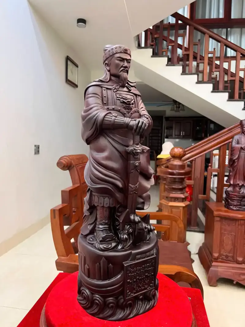 tran-quoc-tuan-G5584-3 Tượng Trần Quốc Tuấn Gỗ Tử Đàn Liền Khối G5584