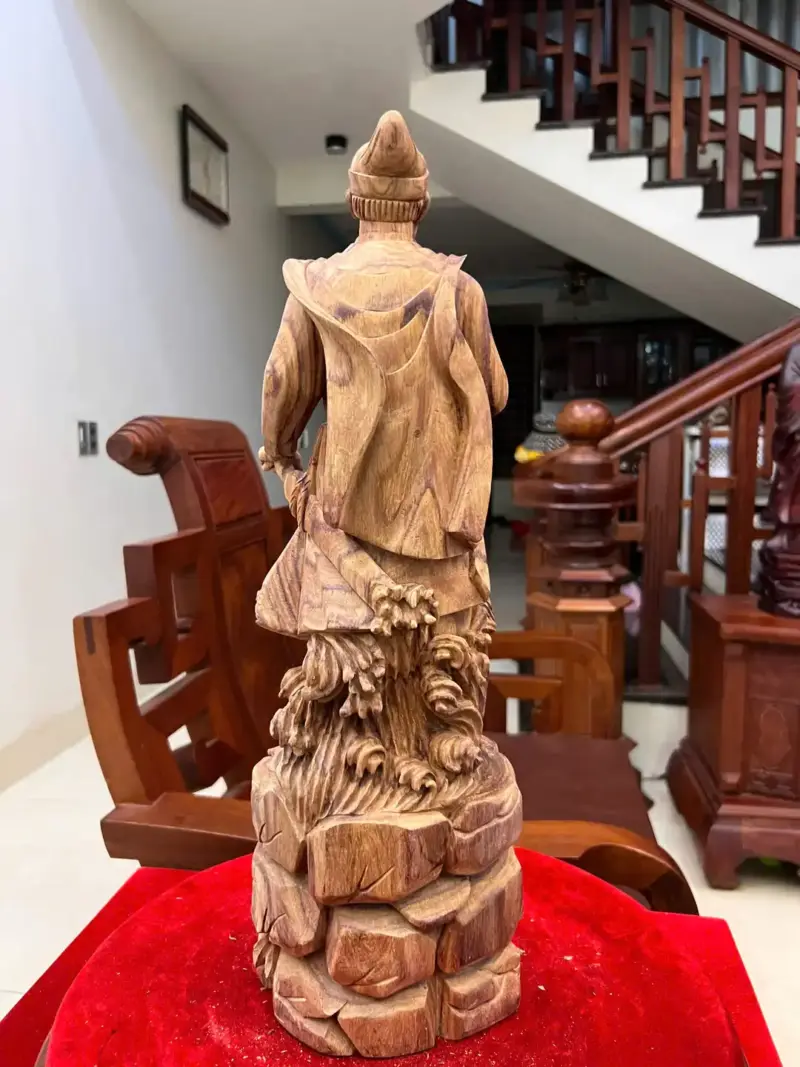tran-quoc-tuan-G5590-5 Tượng Trần Quốc Tuấn Gỗ Sưa Bắc Vân Tím Có Sơn G5590