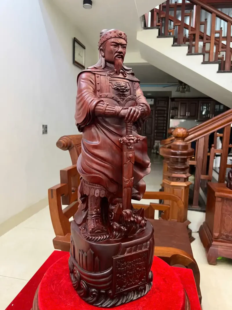 tran-quoc-tuan-G6036-4 Tượng Trần Quốc Tuấn Chống Kiếm Gỗ Tử Đàn Liền Khối G6036