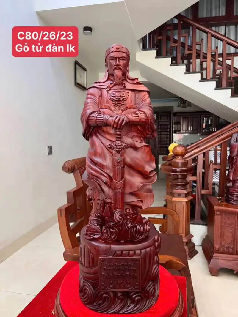tran-quoc-tuan-chong-kiem-go-tu-an-G5110-1_Trần Quốc Tuấn Chống Kiếm Gỗ Tử Đàn Liền Khối Đục Kỹ Đẹp Giá 11.500 Triệu Kích Thước Cao 80cm, Ngang 26cm, Sâu 23cm Tượng Trần Quốc Tuấn Chống Kiếm Gỗ Tử Đàn Liền Khối Đục Kỹ Đẹp G5110