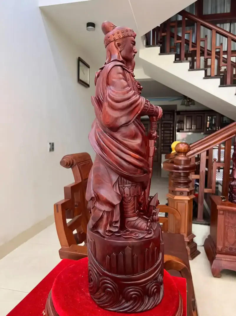 tran-quoc-tuan-chong-kiem-go-tu-an-G5110-5_Trần Quốc Tuấn Chống Kiếm Gỗ Tử Đàn Liền Khối Đục Kỹ Đẹp Giá 11.500 Triệu Kích Thước Cao 80cm, Ngang 26cm, Sâu 23cm Tượng Trần Quốc Tuấn Chống Kiếm Gỗ Tử Đàn Liền Khối Đục Kỹ Đẹp G5110