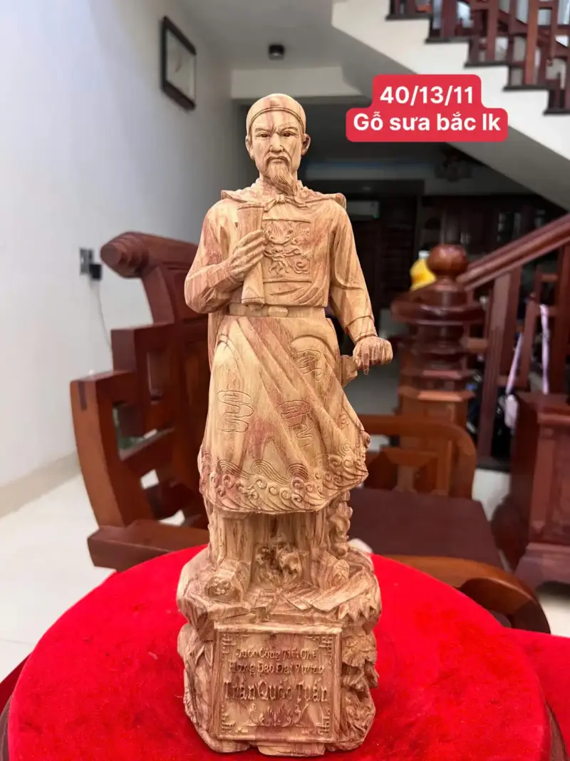 tran-quoc-tuan-go-sua-bac-G5081-1_Trần Quốc Tuấn Gỗ Sưa Bắc Lk Giá 3900 Triệu Kích Thước Cao 40cm, Ngang 13cm, Sâu 11cm Tượng Trần Quốc Tuấn Gỗ Sưa Bắc Liền Khối G5081