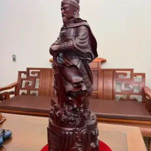 tran-quoc-tuan-go-tu-an-G5142-3_Trần Quốc Tuấn Gỗ Tử Đàn Liền Khối Giá 11.400 Triệu Kích Thước Cao 79cm, Ngang 27cm, Sâu 24cm Tượng Trần Quốc Tuấn Gỗ Tử Đàn Liền Khối G5142